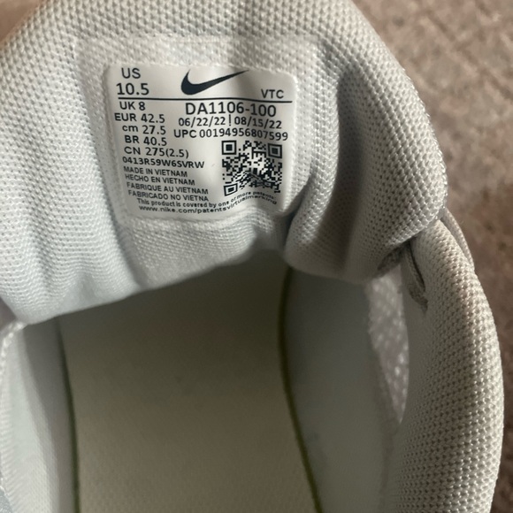 NWOB Nike Women’s Quest 4 size 10.5 - Picture 7 of 7